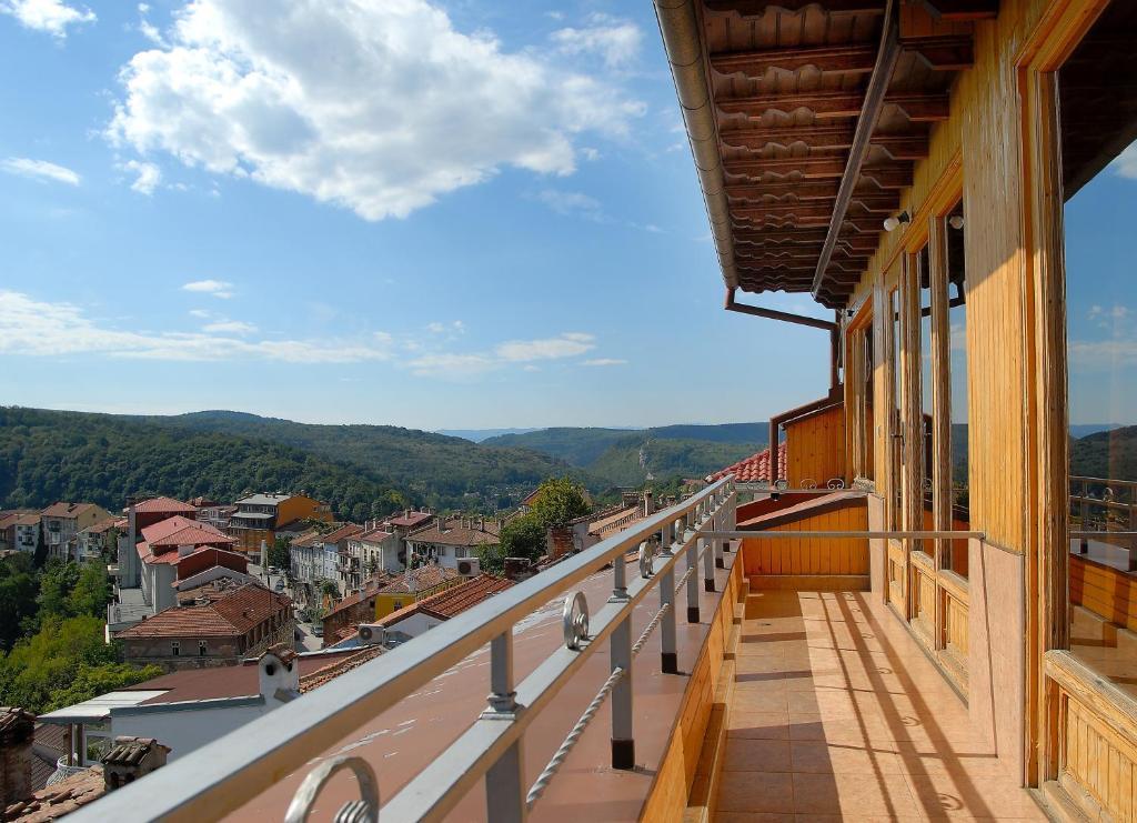 Hotel Comfort Veliko Tarnovo Exterior photo